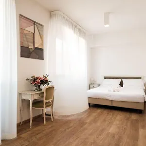 Otel Resart Iacomus, Bolonya